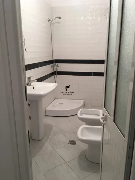 Tirane, jepet me qera apartament 2+1 Kati 2, 90 m² 700 € (DON BOSKO)