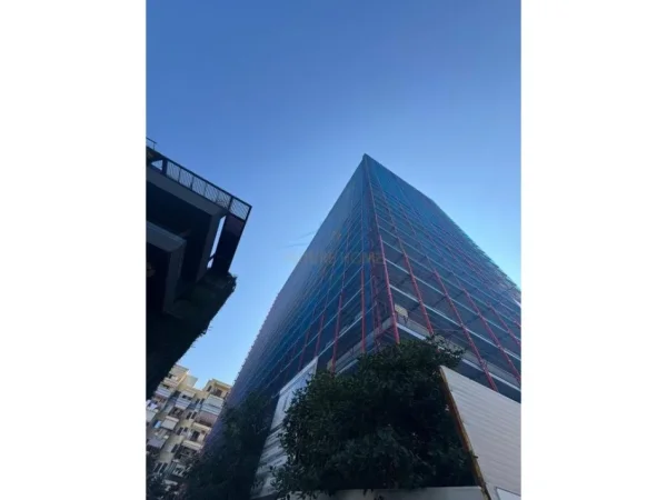 Tirane, shitet apartament duplex 4+1 Kati 4, 229 m² 570.000 € (Komuna e Parisit)