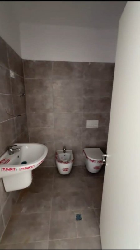 Tirane, shitet apartament 2+1+Aneks+Ballkon Kati 3, 105 m² 115.000 € (Kompleksi Univers City)