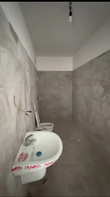 Tirane, shitet apartament 2+1+Aneks+Ballkon Kati 3, 105 m² 115.000 € (Kompleksi Univers City)