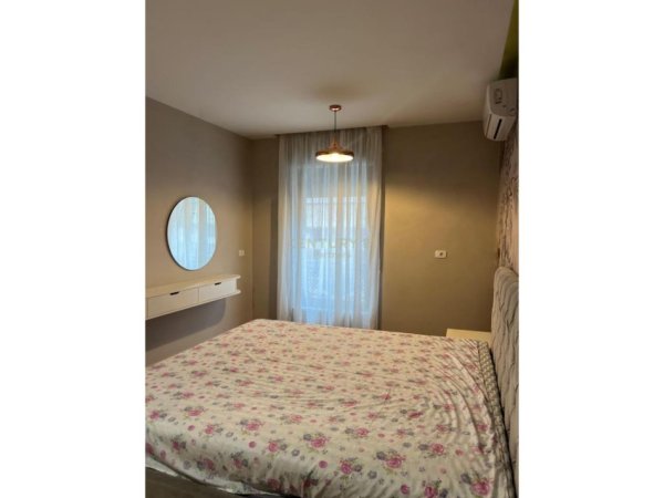 Tirane, jepet me qera apartament 2+1 Kati 2, 120 m² 1.100 € (Kompleksi Deliorgji)