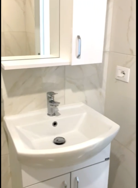 (PA KOMISION) ME QERA APARTAMENT 1+1+ PARKIM TEK KOMPLEKSI GOLDEN PARK 3, PERBALLE SPITALIT AMERIKAN 3, 65 m2, 50 MIJE LEKE