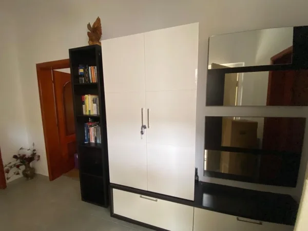 Tirane, jepet me qera apartament 2+1 Kati 4, 92 m² 600 € (jordan misja)