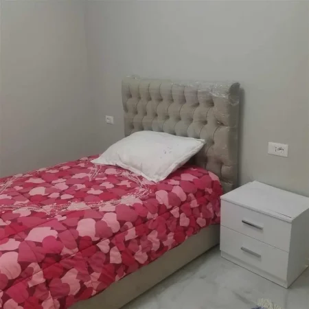 Tirane, jepet me qera apartament 2+1 Kati 1, 150 m² 800 € (vilat amerikane)