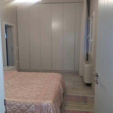 Tirane, jepet me qera apartament 2+1 Kati 1, 150 m² 800 € (vilat amerikane)