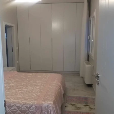 Tirane, jepet me qera apartament 2+1 Kati 1, 150 m² 800 € (vilat amerikane)