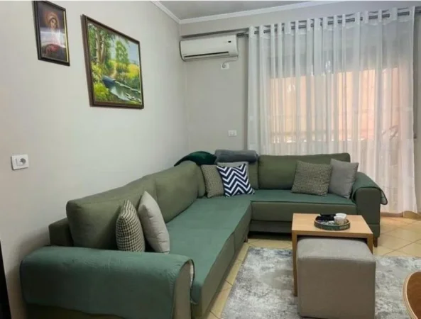 Tirane, jepet me qera apartament 2+1+Ballkon Kati 3, 90 m² 500 € (BAR OSLO ASTIR)