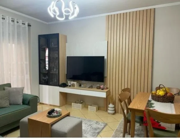 Tirane, jepet me qera apartament 2+1+Ballkon Kati 3, 90 m² 500 € (BAR OSLO ASTIR)