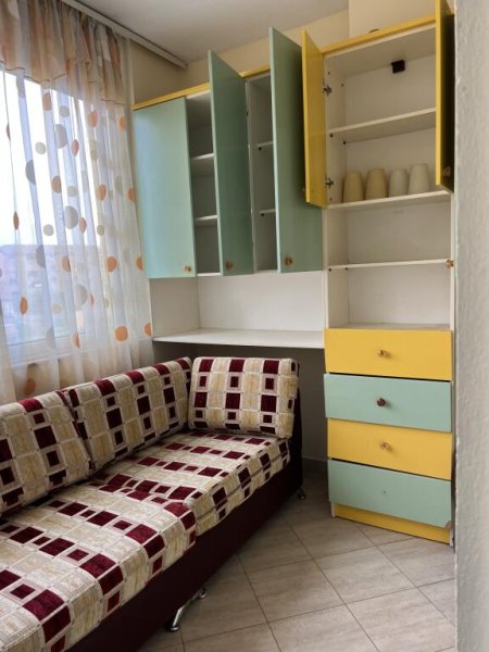 Tirane, jepet me qera apartament 2+1+Ballkon Kati 2, 100 m² 500 € STACIONI I TRENIT