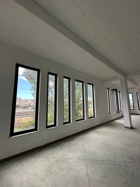 Durres, shitet ambjent biznesi , 690 m² 560.000 € (Ura Dajlani)