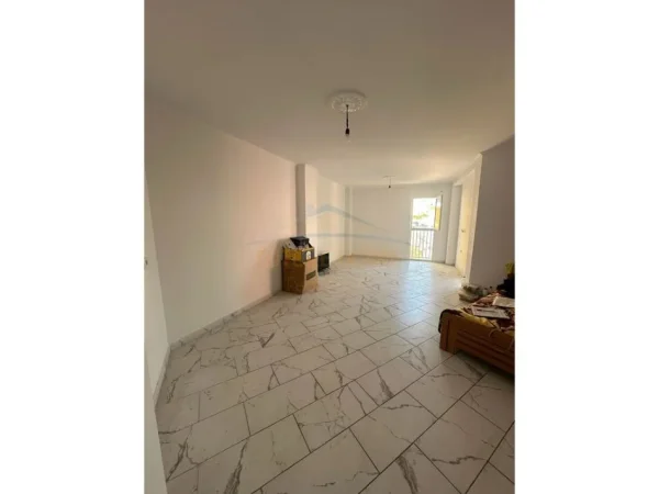 Tirane, shitet apartament 1+1+Ballkon Kati 5, 74 m² 159.100 € (Mine Peza)