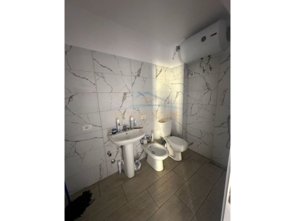 Tirane, shitet apartament 1+1+Ballkon Kati 5, 74 m² 159.100 € (Mine Peza)
