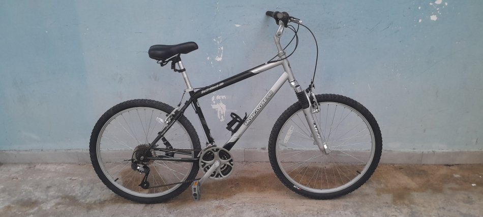 Tirane, njoftim biciklete MOONGOSE gri e erret 170 €