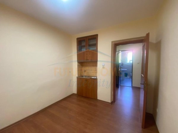 Qera, Apartament 2+1 për zyra, Blloku,800€