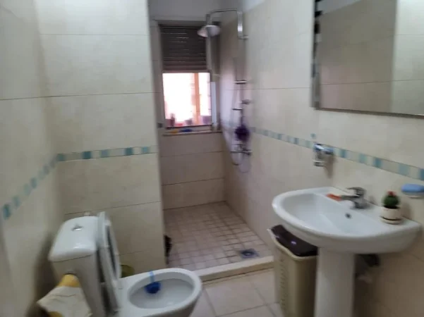 Tirane, shes apartament 2+1+Ballkon Kati 8, 116 m² 330.000 € (Bllok te Juridiku)