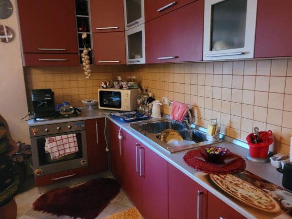 Tirane, shes apartament 2+1+Ballkon Kati 8, 116 m² 330.000 € (Bllok te Juridiku)