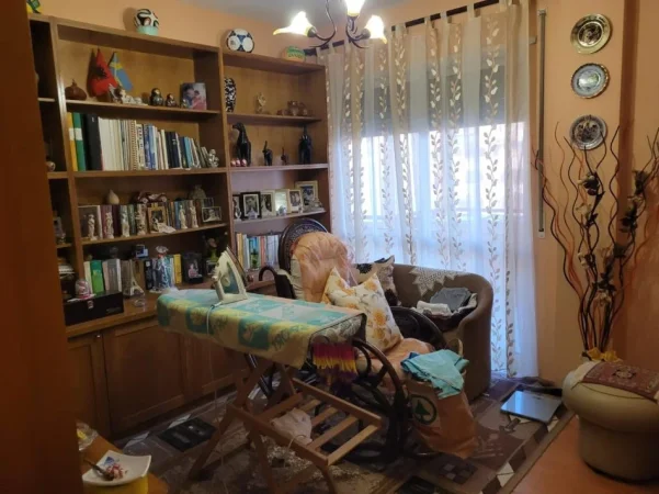 Tirane, shes apartament 2+1+Ballkon Kati 8, 116 m² 330.000 € (Bllok te Juridiku)