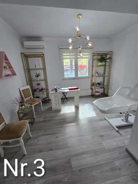 Tirane, jepet me qera zyre Kati 2, 70 m² 700 € (MYSLYM SHYRI)