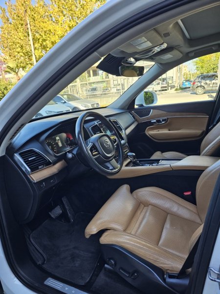 Fier, shes SUV Volvo Benzin, e bardhë automatik 19.900 €