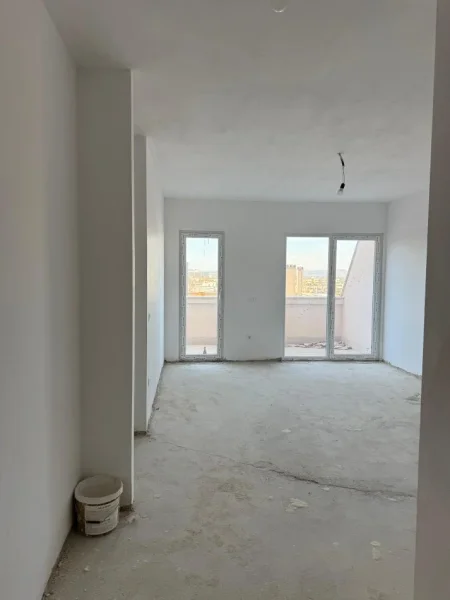 Tirane, shitet apartament+verande 2+1+2 , 122 m² 189.565 € (Aura Complex, Laprake)