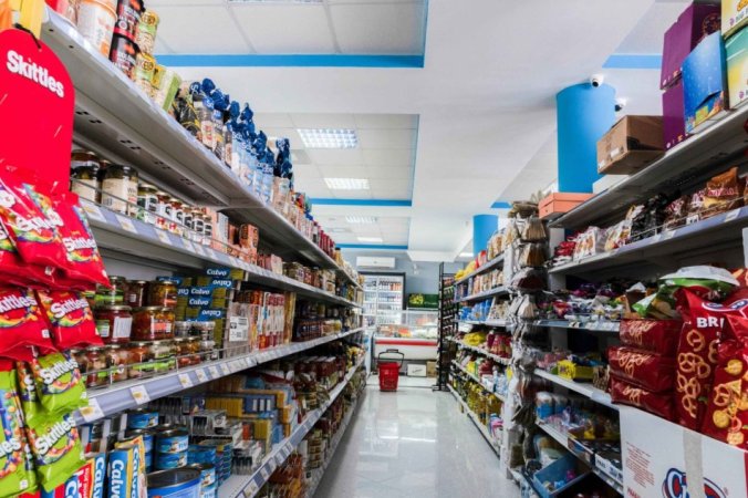 Tirane, jepet me qera dyqan Kati 0, 220 m² 1.500 € (Rruga Llambi Bonata)