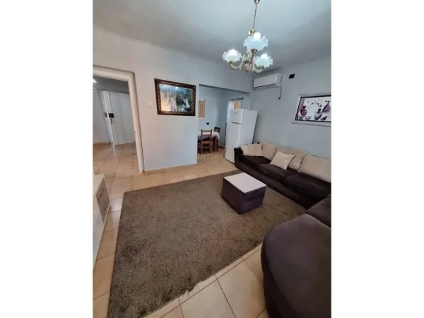 Tirane, jepet me qera apartament Kati 4, 71 m² 550 € (21-Dhjetori)