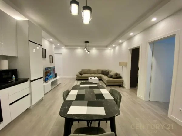 Tirane, jepet me qera apartament 2+1 Kati 9, 90 m² 900 € (Komuna Parisit)