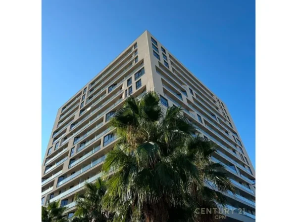 Tirane, shitet apartament 1+1 Kati 1, 70 m² 167.000 € (Golden Tower)