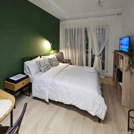 Tirane, jepet me qera apartament 1+1+Ballkon Kati 10, 30 m² 93.000 € (21Dhjetori)