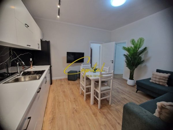 Tirane, jepet me qera apartament 2+1 Kati 2, 80 m² 800 € (VASIL SHANTO)