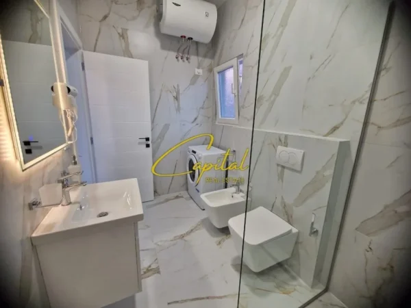 Tirane, jepet me qera apartament 2+1 Kati 2, 80 m² 800 € (VASIL SHANTO)