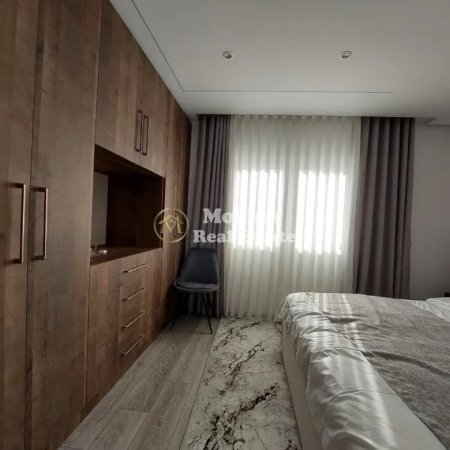 Tirane, jepet me qera apartament 1+1 Kati 4, 65 m² 700 € (Ish Restorant Durresi)