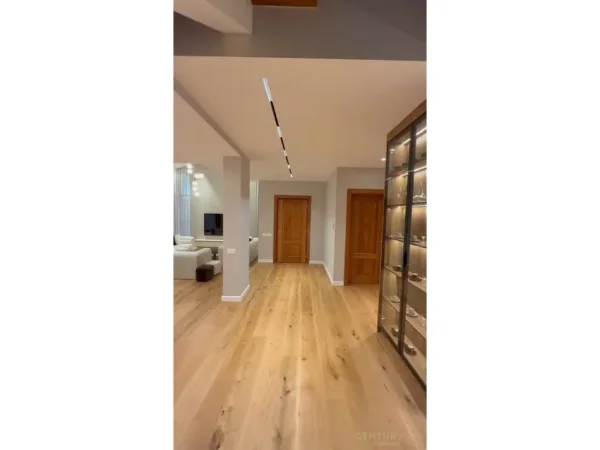 Tirane, jepet me qera Vile 2 Katshe Kati 2, 152 m² 4.500 € (Tufine)