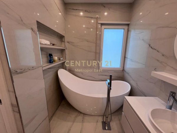 Tirane, jepet me qera apartament 3+1+Aneks+Ballkon Kati 2, 160 m² 1.800 € (Sunrise Rezidenc , TEG)