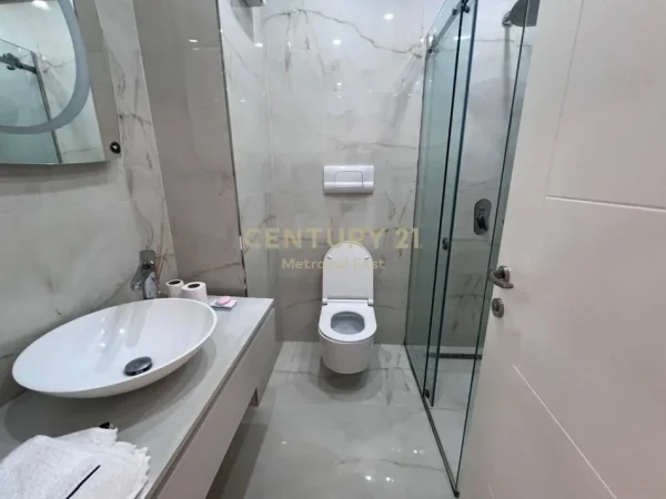 Tirane, jepet me qera apartament 3+1+Aneks+Ballkon Kati 2, 160 m² 1.800 € (Sunrise Rezidenc , TEG)
