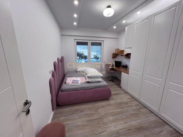 Tirane, jepet me qera apartament 3+1+Aneks+Ballkon Kati 2, 160 m² 1.800 € (Sunrise Rezidenc , TEG)