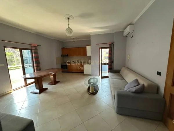 Tirane, jepet me qera apartament 2+1+Aneks+Ballkon Kati 2, 91 m² 650 € (Rr. Gramoz Pashko)