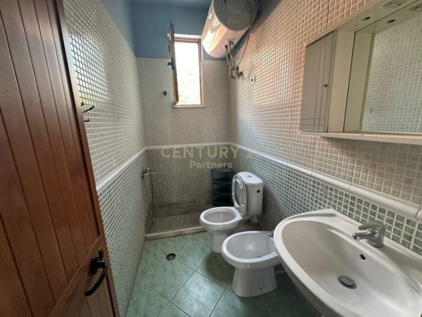 Tirane, jepet me qera apartament 2+1+Aneks+Ballkon Kati 2, 91 m² 650 € (Rr. Gramoz Pashko)