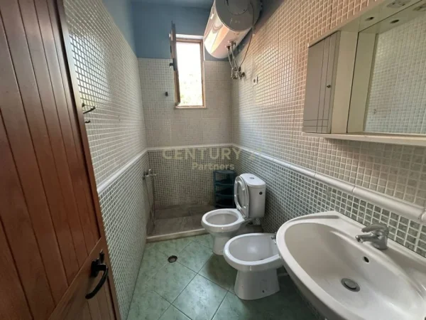 Tirane, jepet me qera apartament 2+1+Aneks+Ballkon Kati 2, 91 m² 650 € (Rr. Gramoz Pashko)