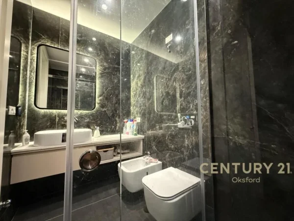 Tirane, jepet me qera apartament 2+1+Aneks+Ballkon Kati 6, 133 m² 3.000 € (Liqeni)