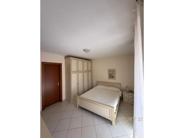 Tirane, jepet me qera apartament 2+1+Aneks+Ballkon Kati 9, 116 m² 730 € (Barrikada)