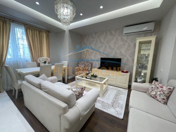 Tirane, jepet me qera apartament 2+1 Kati 2, 90 m² 1.100 € (Rruga e Durrësit)