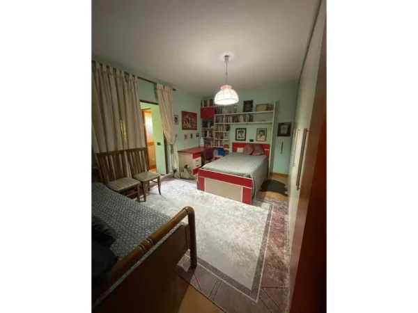 Tirane, shitet apartament 3+1+Ballkon Kati 1, 110 m² 220.000 € (RRUGA MUHAMET GJOLLESHA)