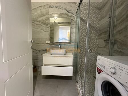 Tirane, jepet me qera apartament 2+1 Kati 2, 108 m² 1.000 € 