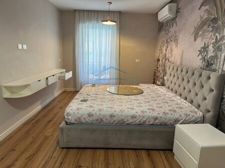 Tirane, jepet me qera apartament 2+1 Kati 2, 108 m² 1.000 € 
