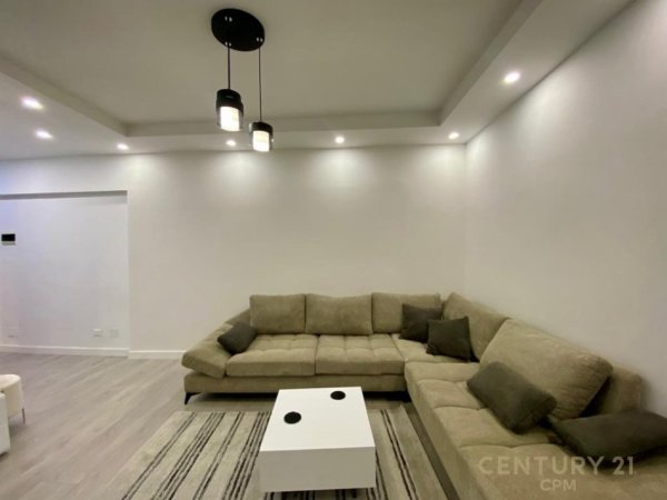 Tirane, jepet me qera apartament 2+1 Kati 9, 90 m² 900 € 