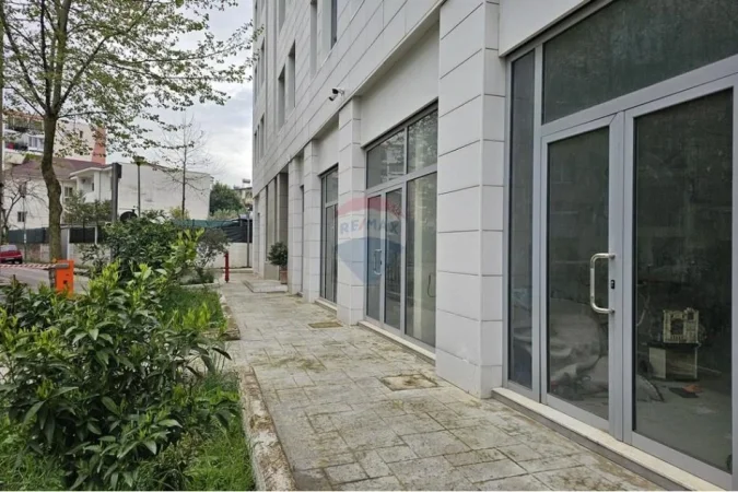 Tirane, shitet dyqan Kati 1, 394 m² 865.700 € (Materniteti i Ri (ID: 530181081-311)