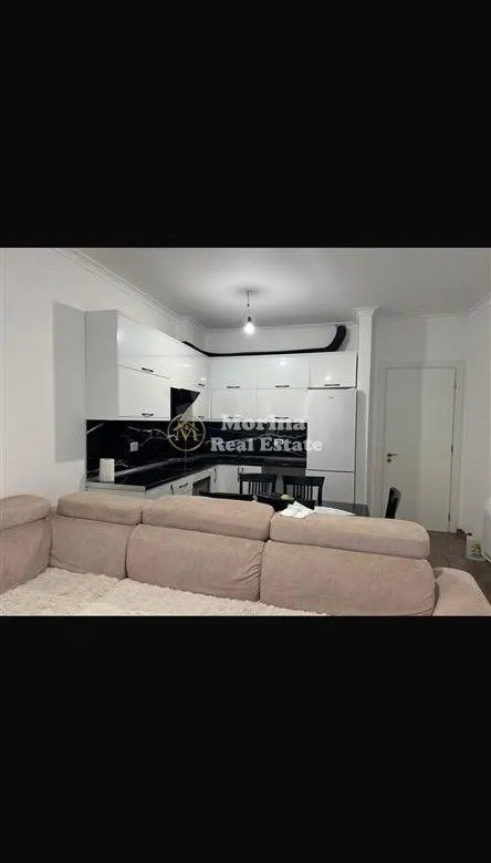 Tirane, shitet apartament 2+1 Kati 5, 92 m² 180.000 € (Kinostudio)
