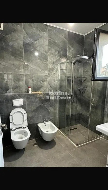 Tirane, shitet apartament 2+1 Kati 5, 92 m² 180.000 € (Kinostudio)