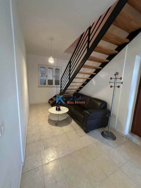 Tirane, jap me qera apartament 2+1+Ballkon Kati 4, 100 m² 600 € (Pazari i Ri, afer qendres Lincoln)